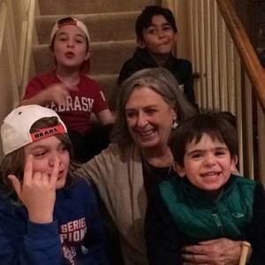 Meet your Posher, Lois